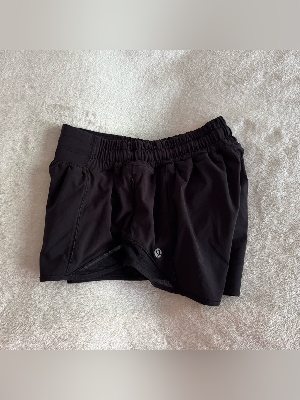 lululemon athletica Black Hotty Hot Low-Rise Lined Shorts 2.5" - Picture 3 of 4